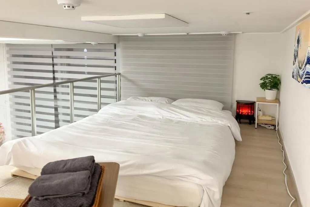 Apartment High-Rise Luxe Loft Seoul Stay