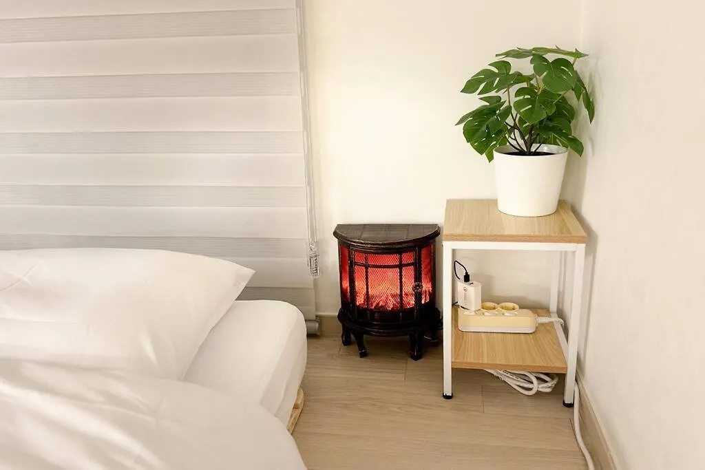 Apartment High-Rise Luxe Loft Seoul Stay